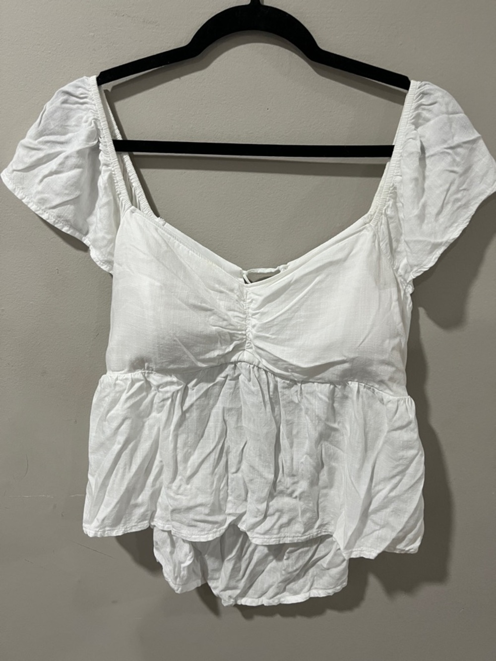 Hollister White Lightweight Ruched Front Top